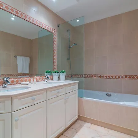 Oceans 8. * 알만실